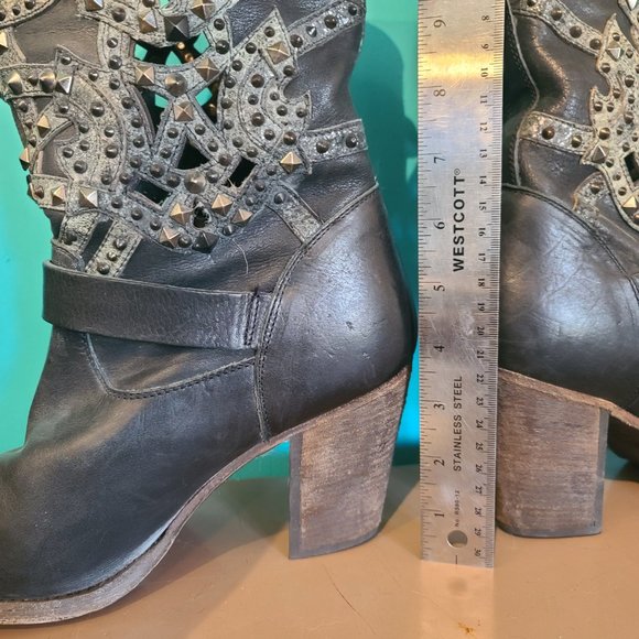 Rare Frye Ilana Deco Black Studded - Size 10 - Picture 5 of 9